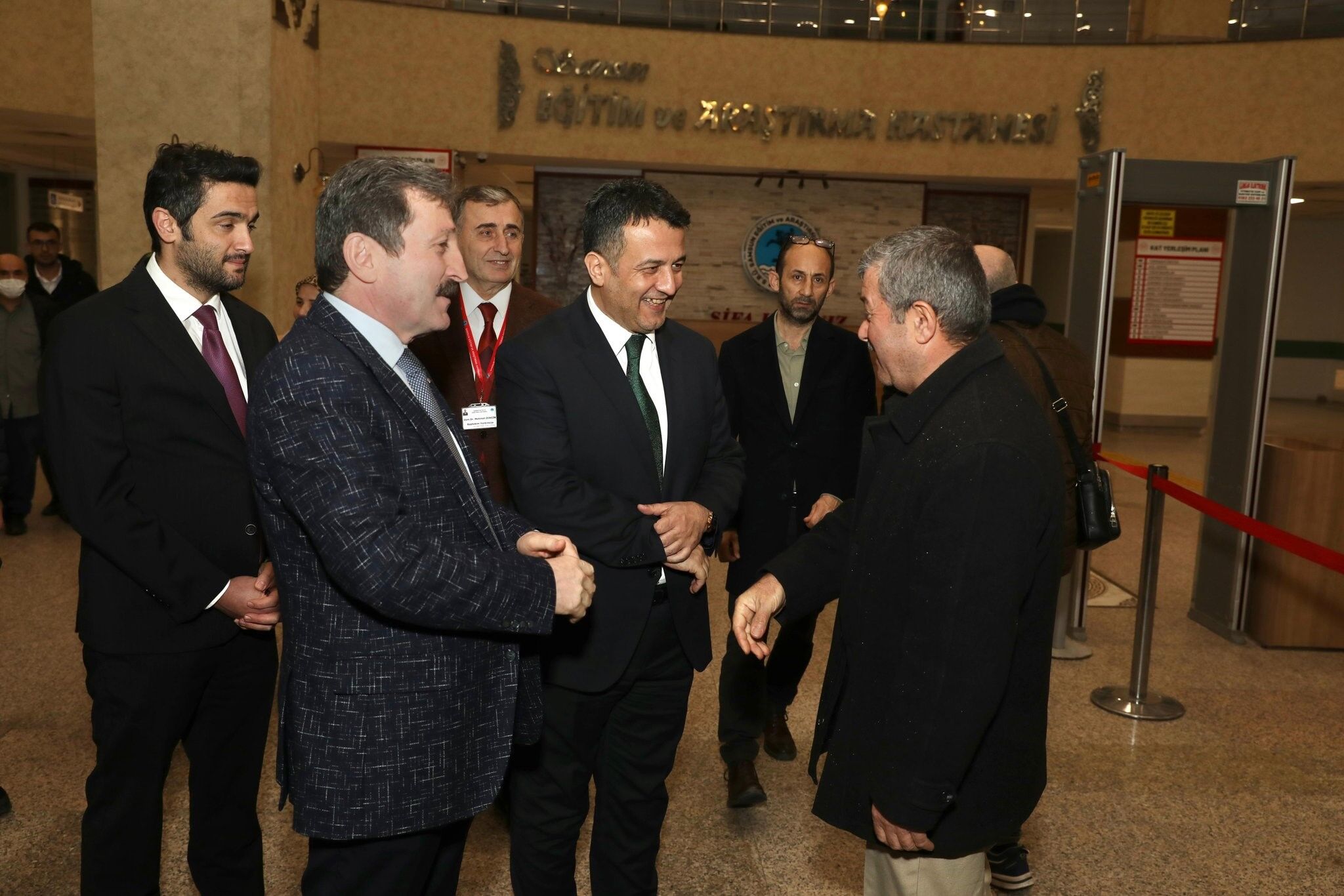 Vali Tavlı Ve Başkan Doğan’dan Hastalara Moral Ziyareti 2