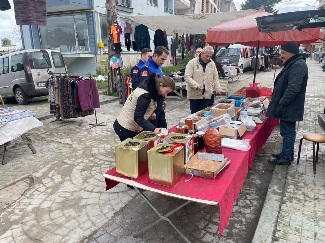 Yakakent Halk Pazarı’nda Gıda Denetimi Yapıldı 2
