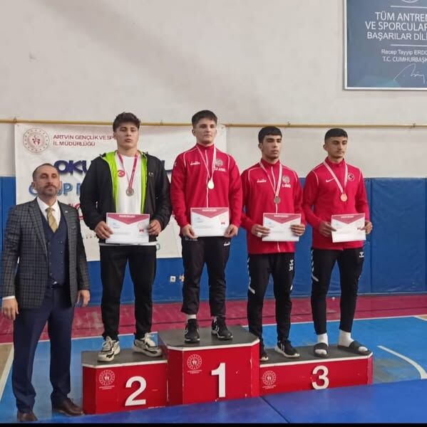 Yakakent’in Gururu Yaşar Tahir Bayrakdar Türkiye Şampiyonasında 2