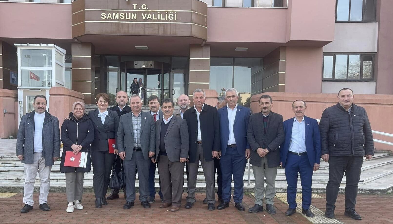 Atakum Muhtarlar Derneği, Samsun Valisi Orhan Tavlı’yı Ziyaret Etti (4)