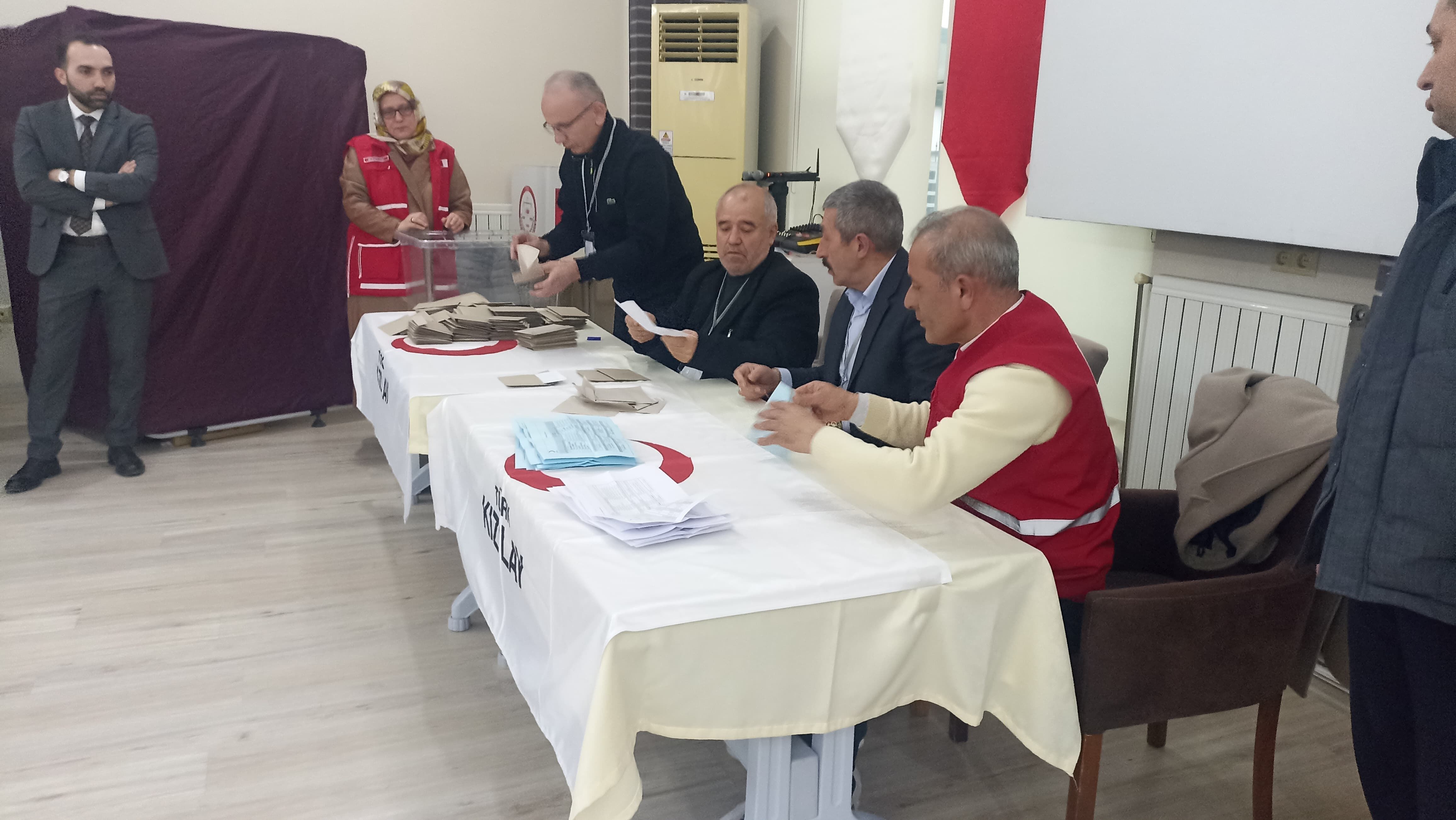Bafra Kızılay'da Şerafettin Şahin Dönemi Başladı 4