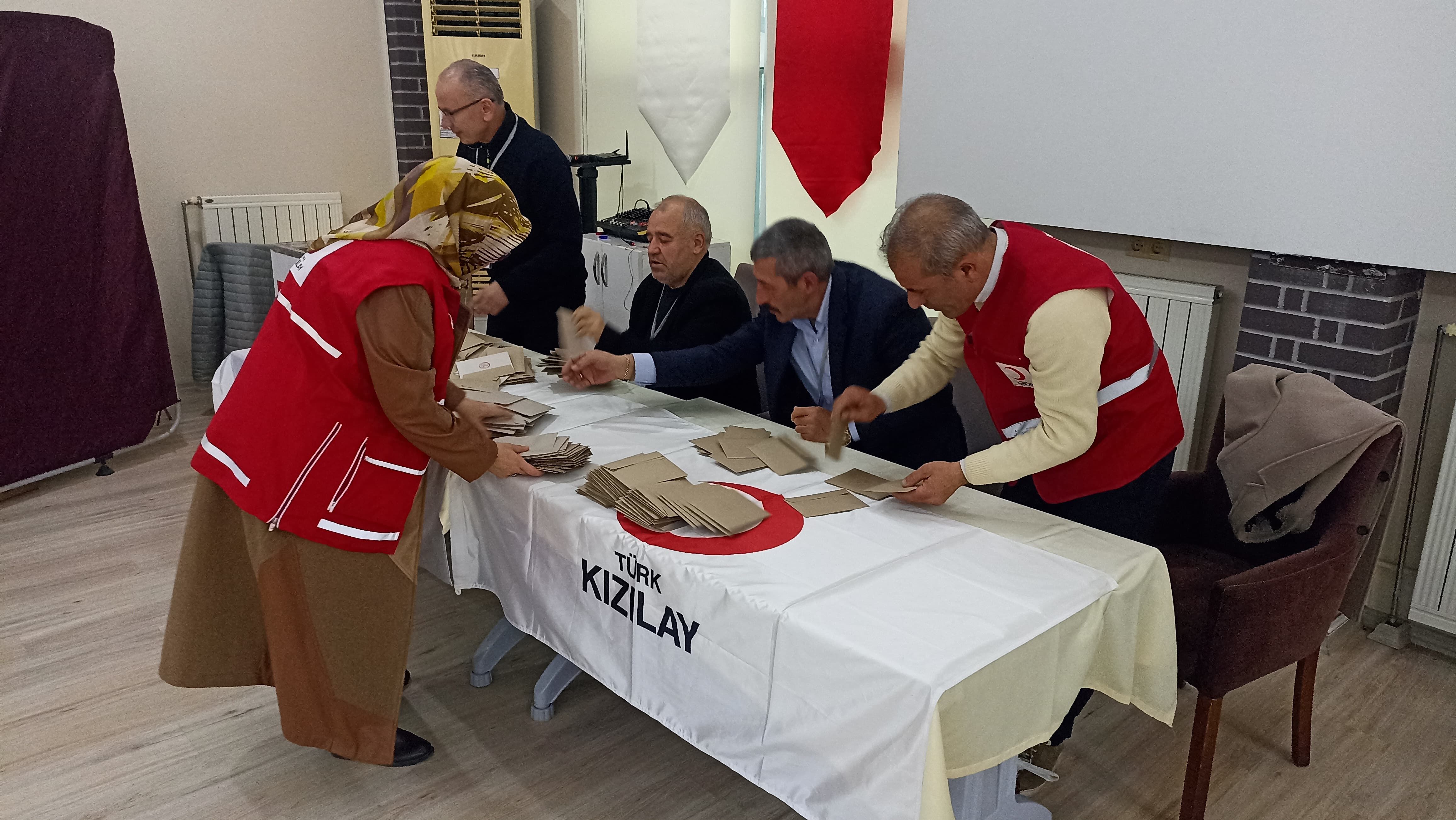 Bafra Kızılay'da Şerafettin Şahin Dönemi Başladı 9