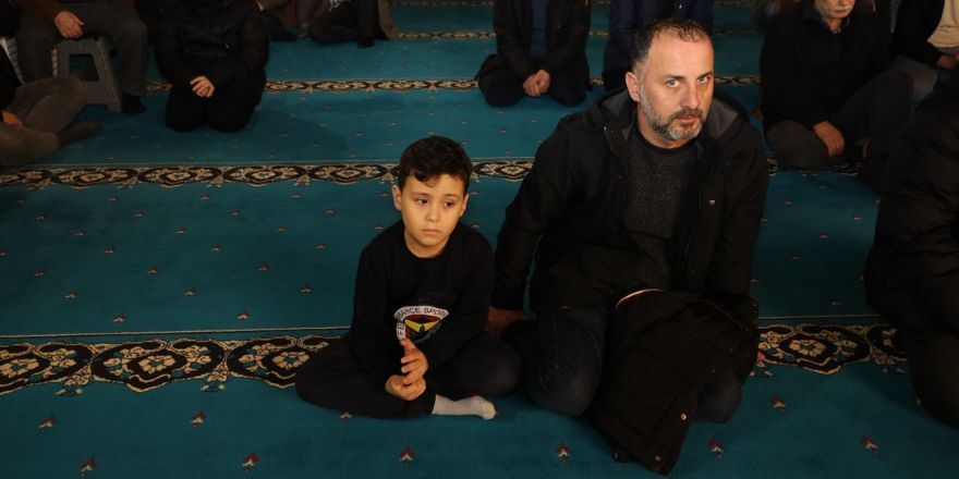 Bafra’da Berat Kandili Manevi Atmosfer İçinde İdrak Edildi (4)