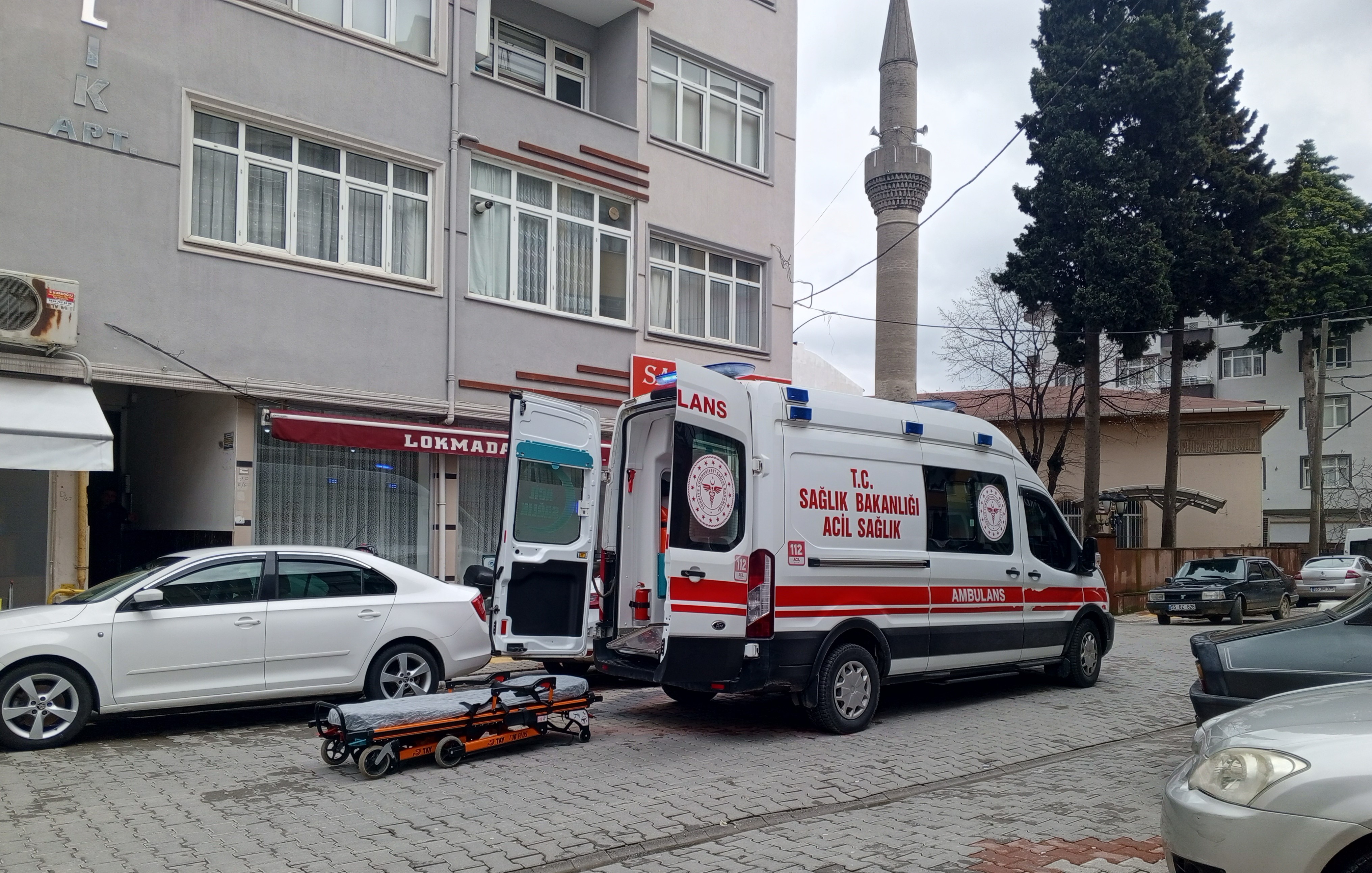 Bafra'da Merdivenden Düşen Zabıta Memuru Yaralandı 3