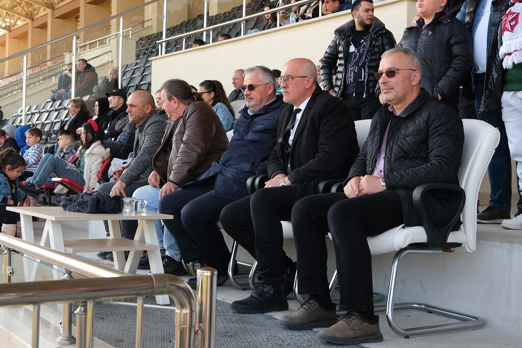 Bafraspor'a Gönül Veren Minikler Tribündeki Yerini Aldı (11)