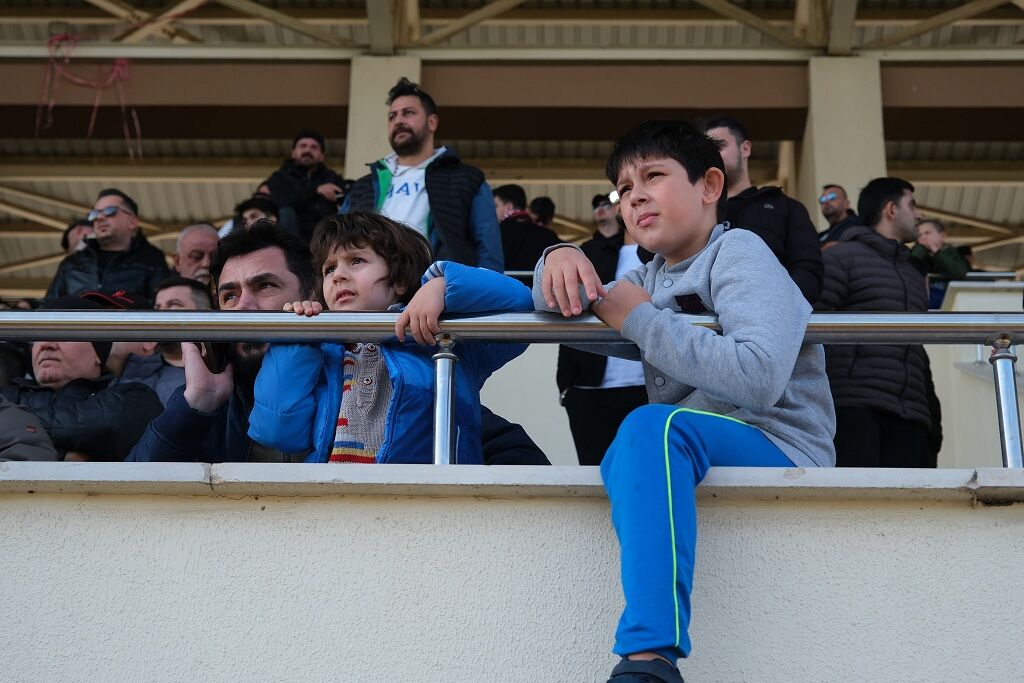 Bafraspor'a Gönül Veren Minikler Tribündeki Yerini Aldı (8)