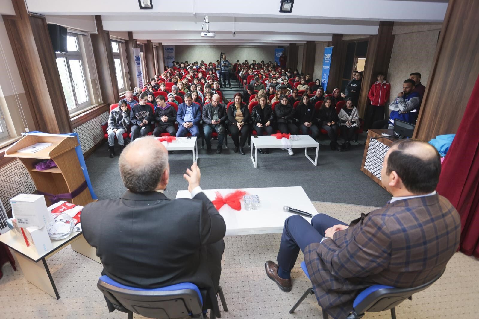 Başkan Sandıkçı ‘Başkan Okulumda’ Projesiyle Öğrencilerle Buluştu 3