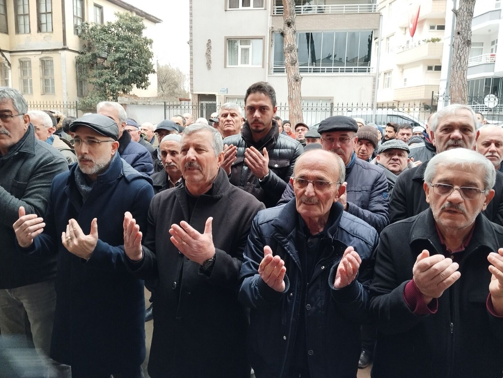 Demircioğlu Ailesinin Acı Günü Fikret Demircioğlu, Son Yolculuğuna Uğurlandı. 5