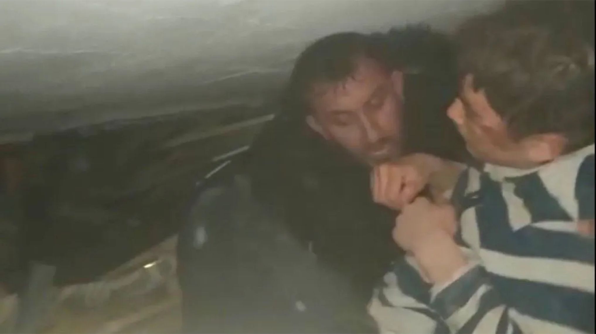 Fedakâr İtfaiyeci, Oğlunu Kurtarmadan Önce Diğer Yaralılara Koştu 2