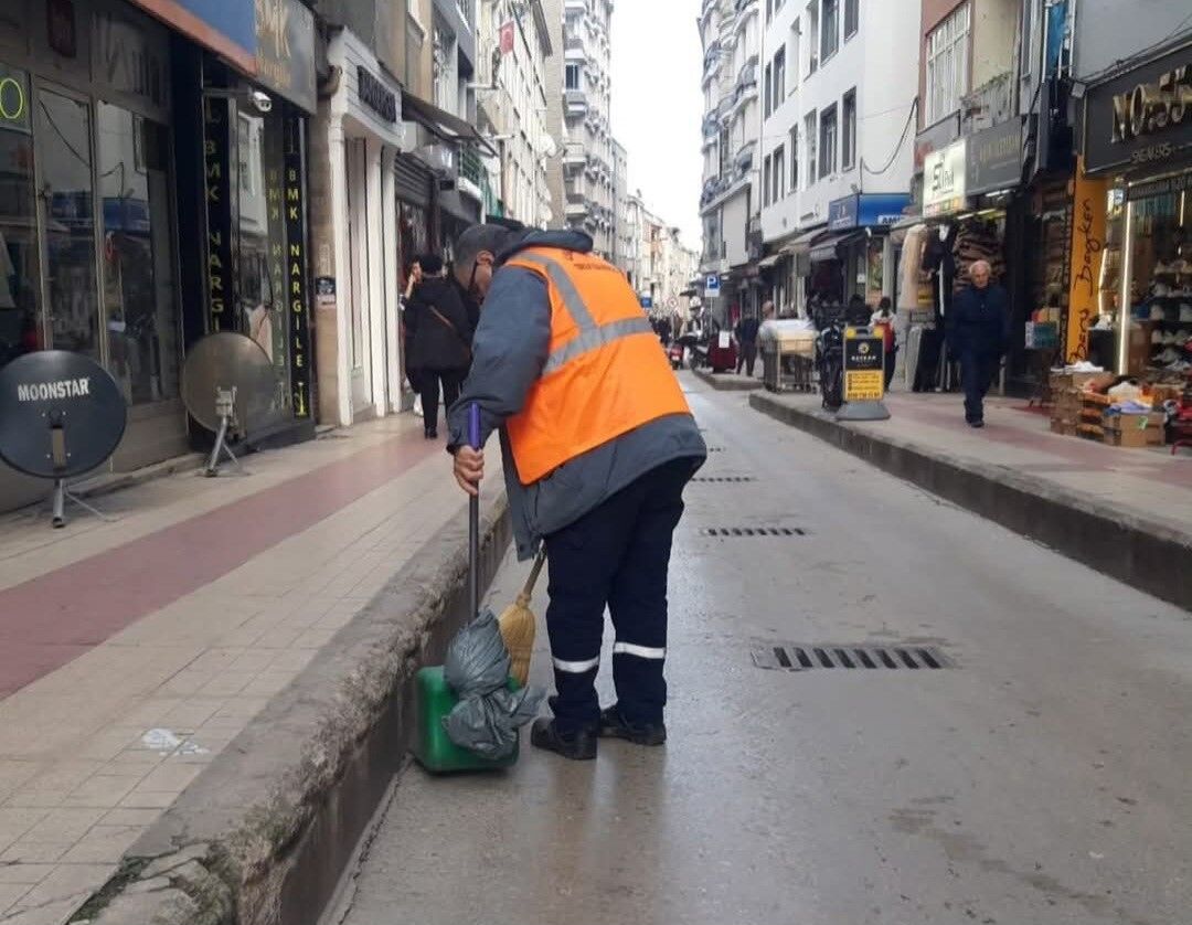İlkadım Belediyesi Temiz Çevre İçin Gece Gündüz Çalışıyor 4
