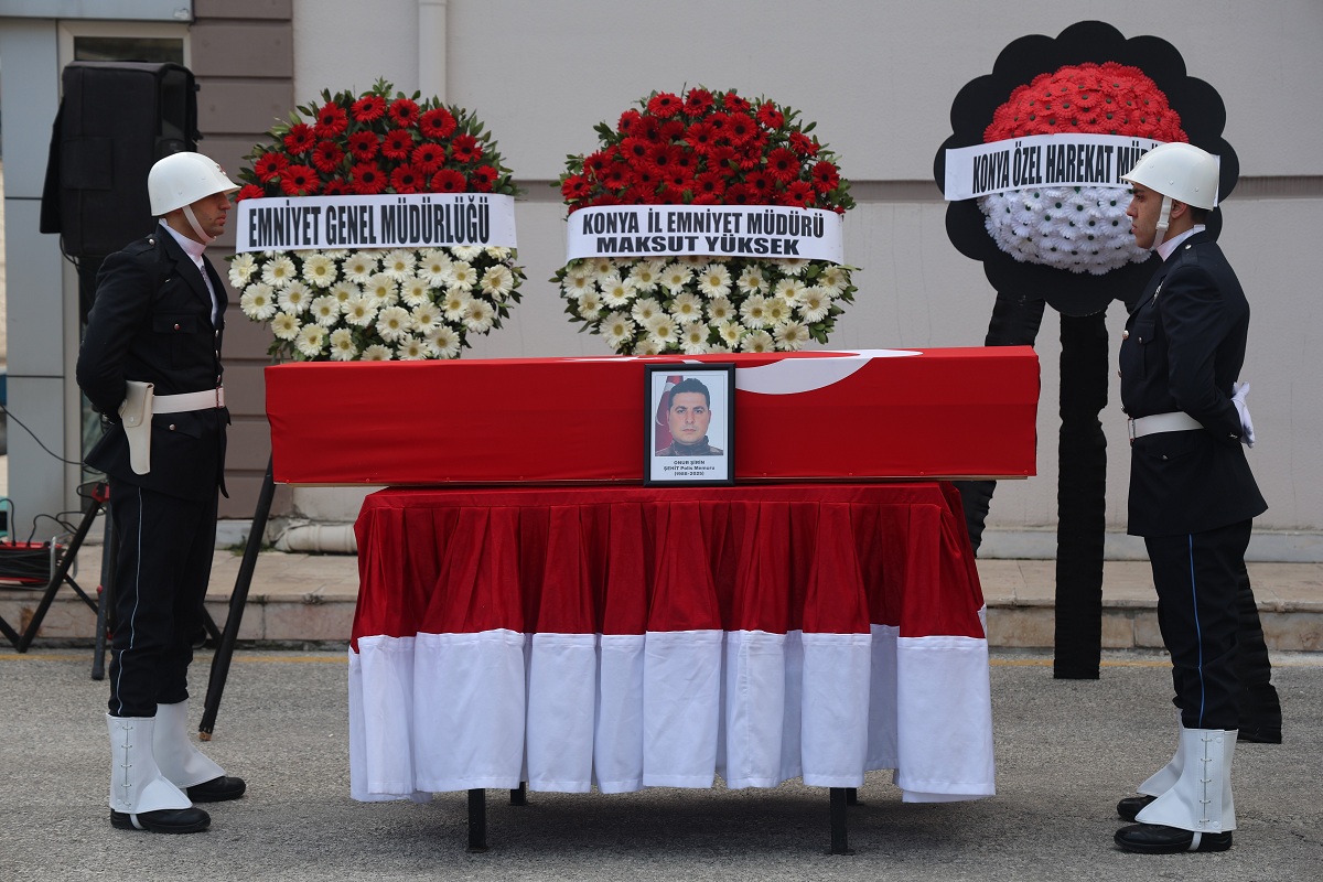 Kazada Şehit Olan Polis Memuru Memleketine Uğurlandı (4)