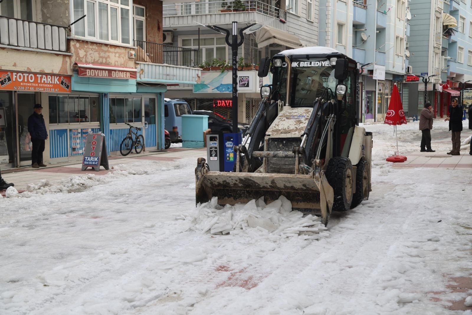 Samsun Canik’te Kar Temizleme Çalışmaları 3