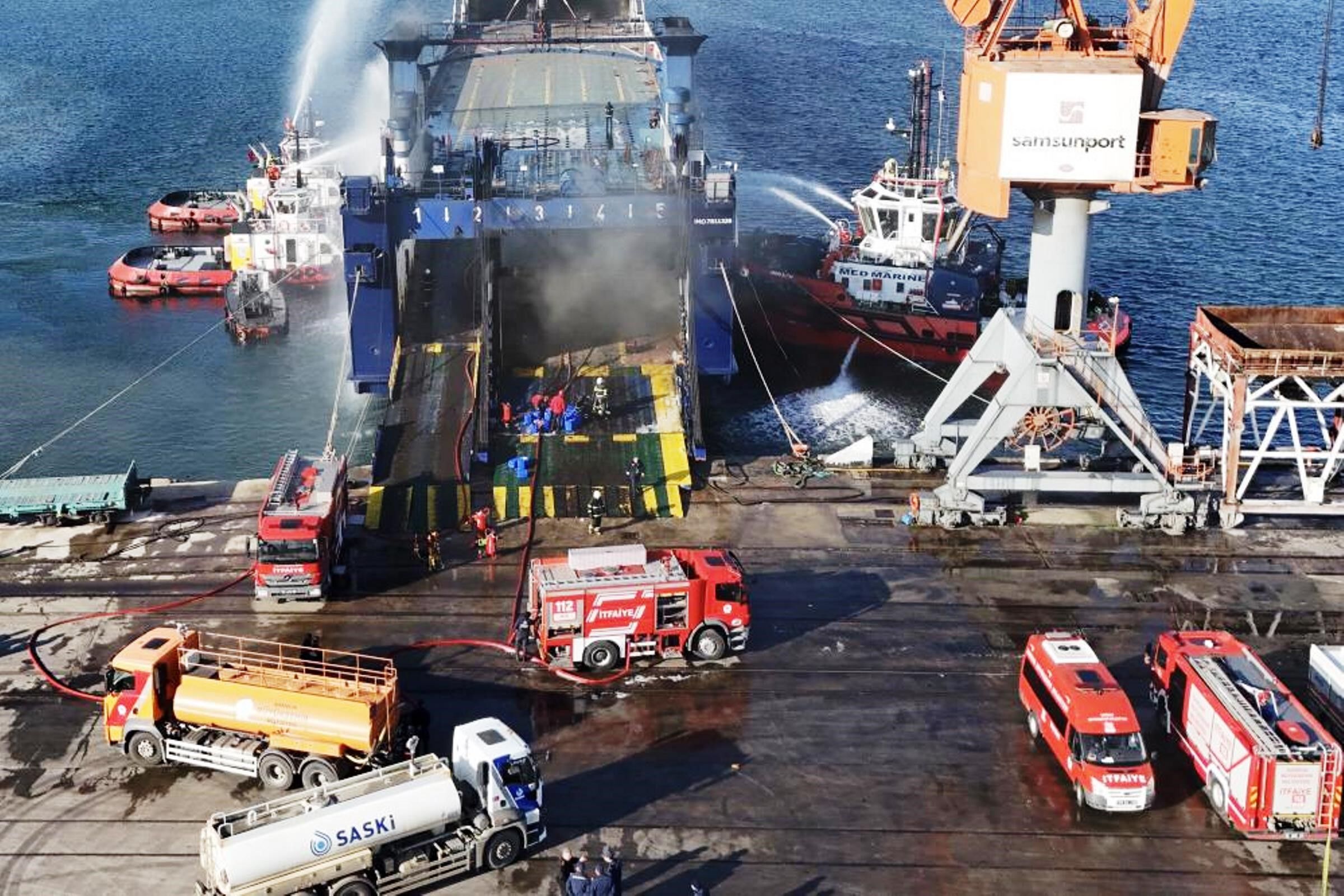 Samsun Limanı’ndaki Yangında Hasar Alan Gemi İçin Çıkış İzni Bekleniyor 2