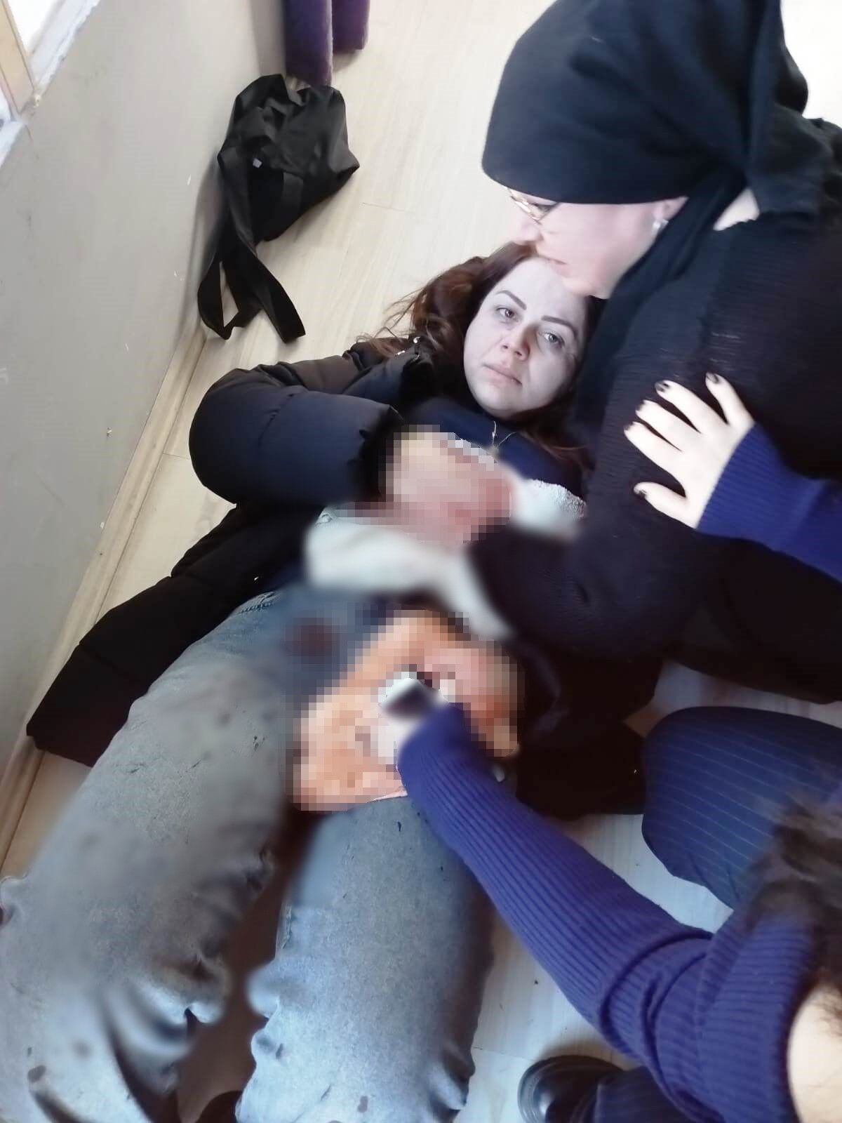 Samsun’da Boşanmak İsteyen Eşini 5 Yerinden Bıçakladı 6