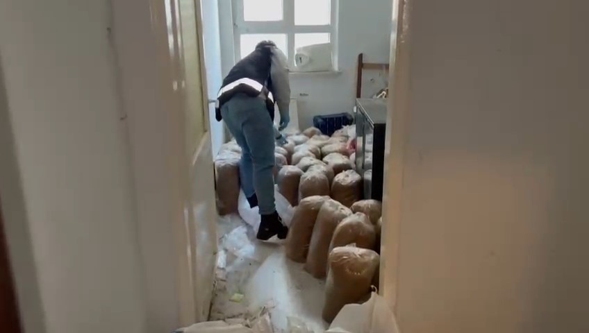 Samsun’da Kaçak Tütün Ve Makaron Operasyonu 3
