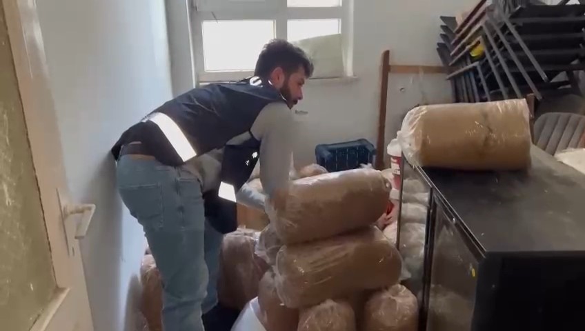 Samsun’da Kaçak Tütün Ve Makaron Operasyonu 5