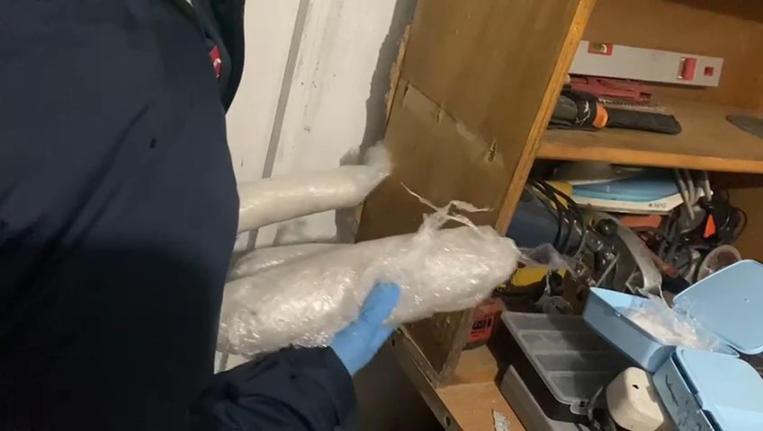 Samsun’da Marangoz Dükkanında Ecza Madde Çıktı 4