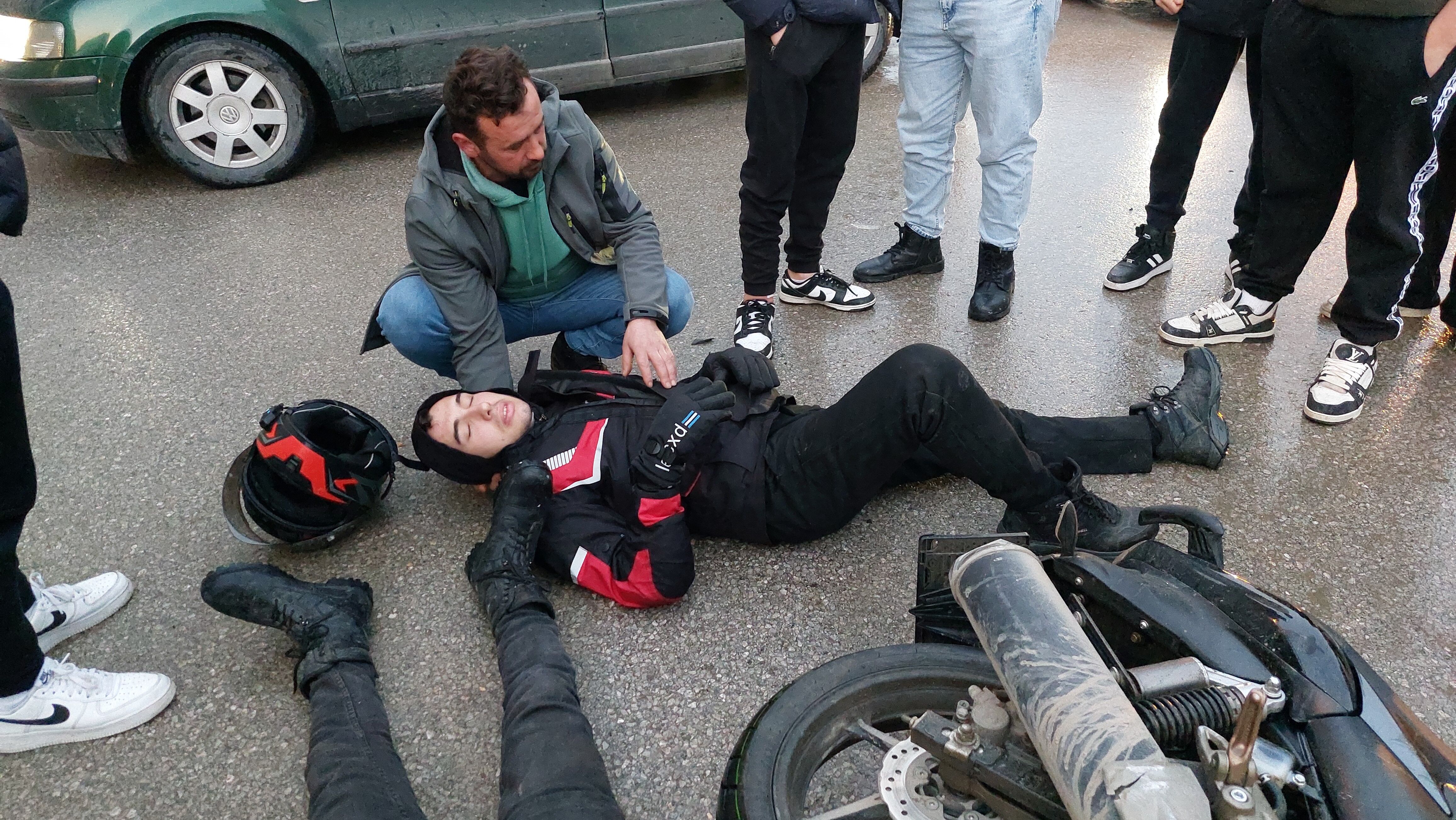 Samsun’da Ticari Araç Ile Motosiklet Çarpıştı 3