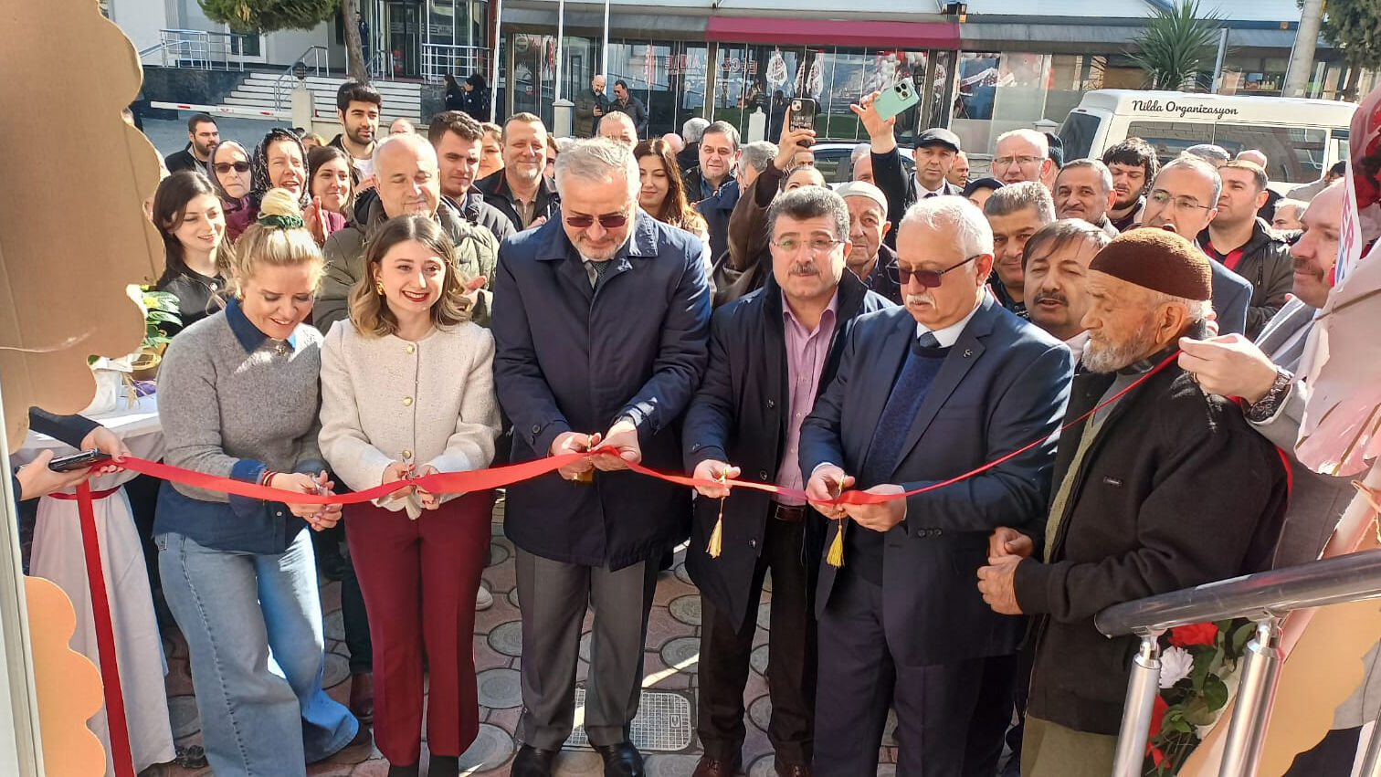 Vatan Eczanesi Bafra’da Hizmete Açıldı (2)