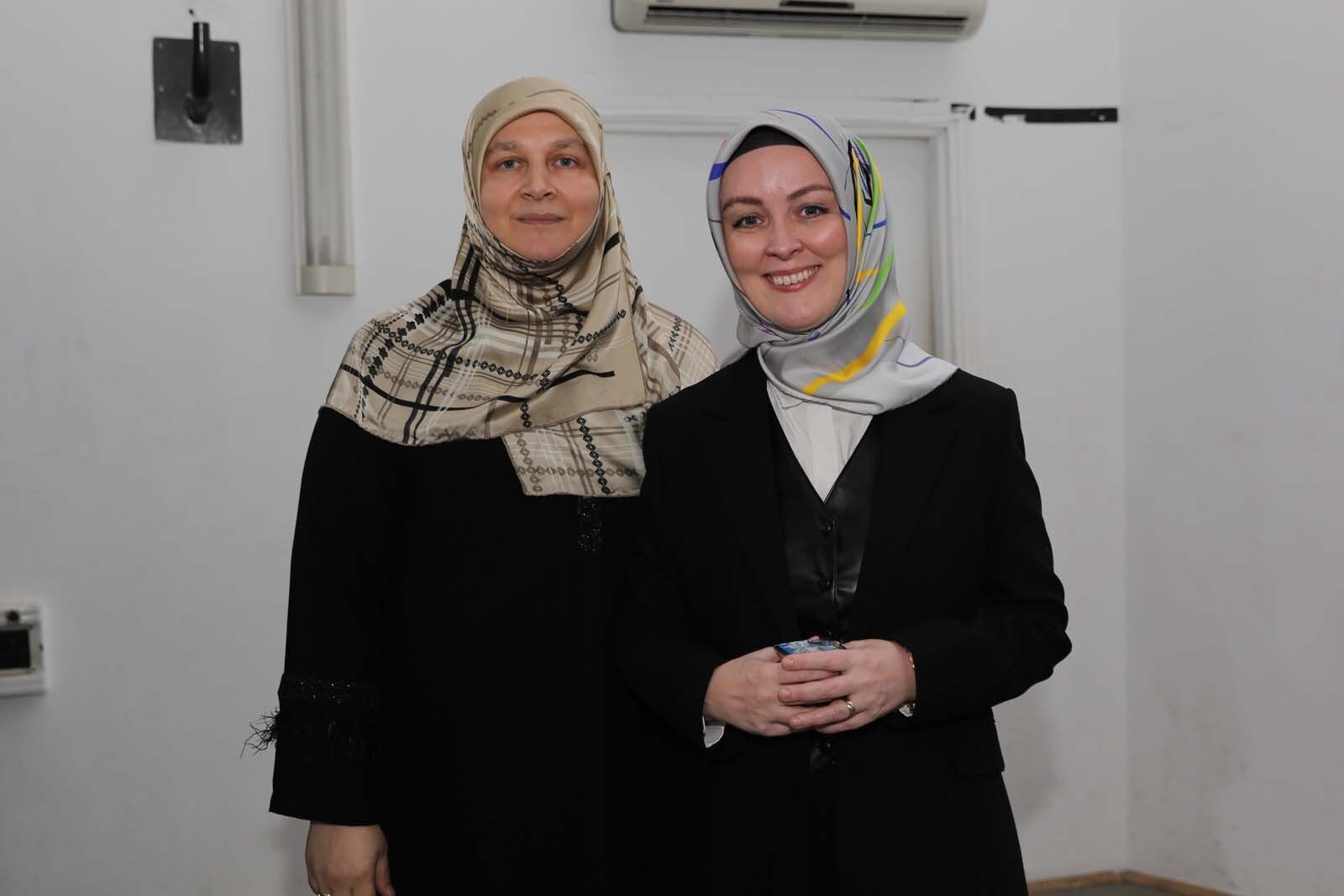 Yazar Hatice Kübra Tongar Bafralı Kadınlarla Buluştu 14
