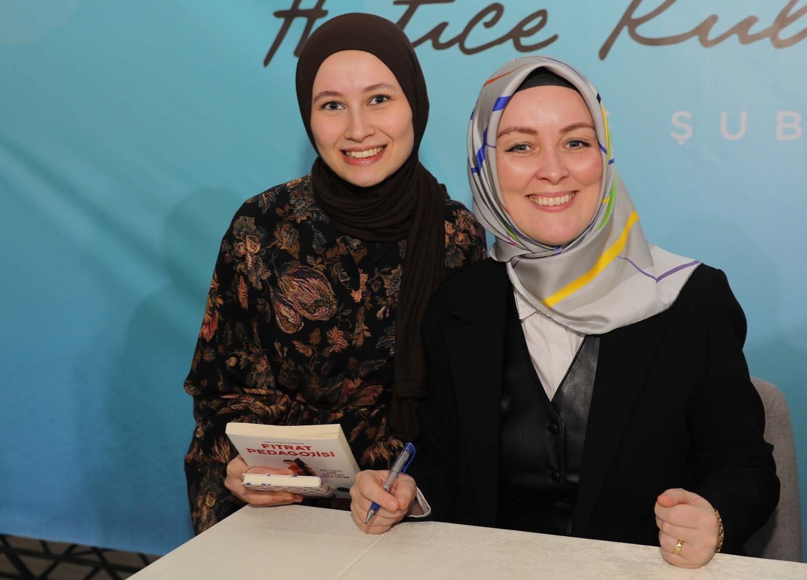 Yazar Hatice Kübra Tongar Bafralı Kadınlarla Buluştu 6