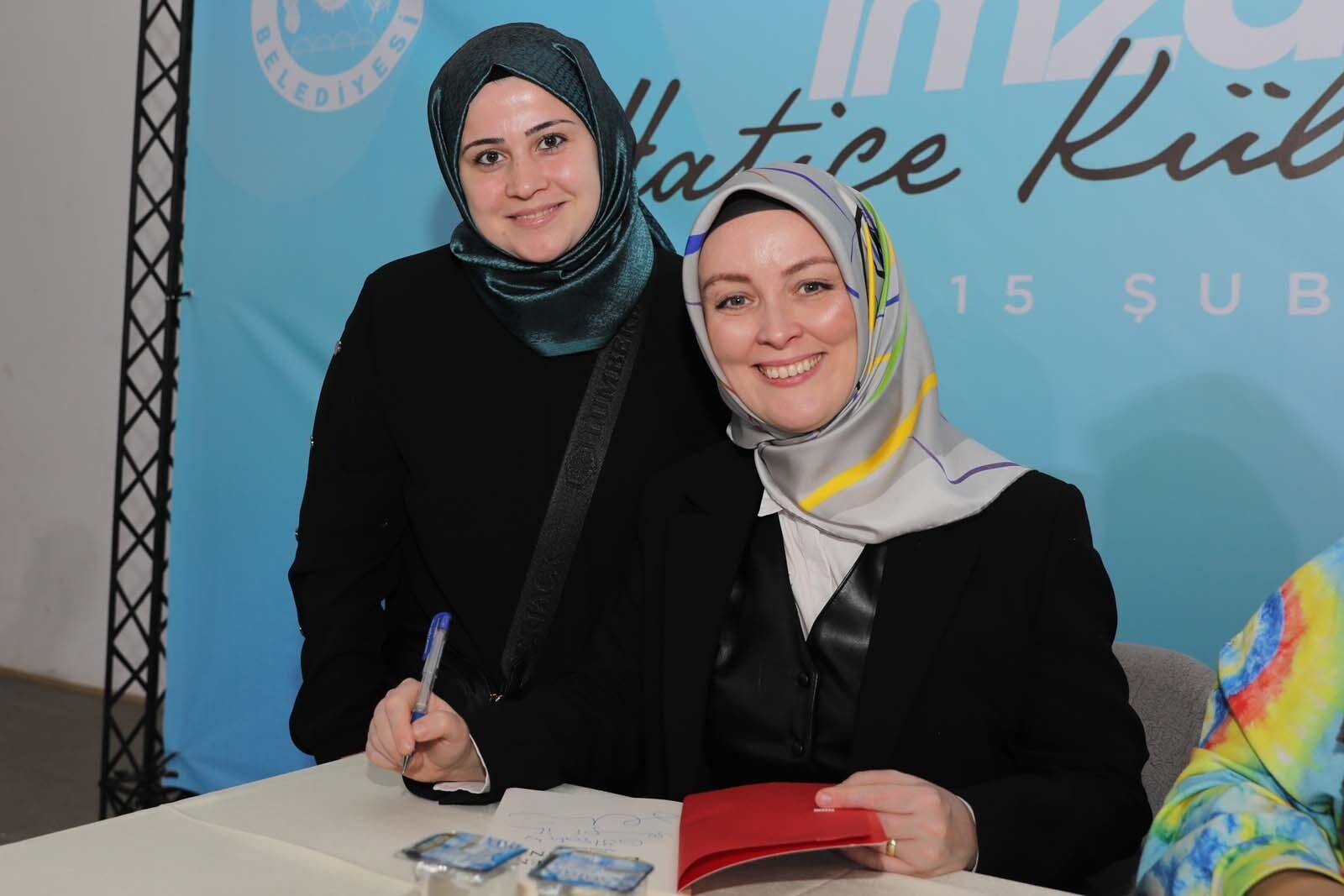 Yazar Hatice Kübra Tongar Bafralı Kadınlarla Buluştu 9