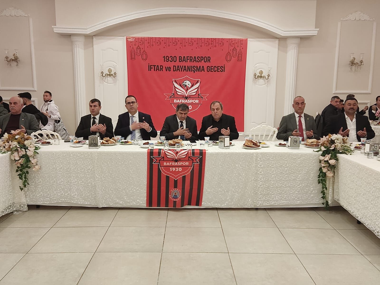1930 Bafraspor’da İftar Gecesi Şampiyonluk Yolunda Büyük Buluşma! (23)