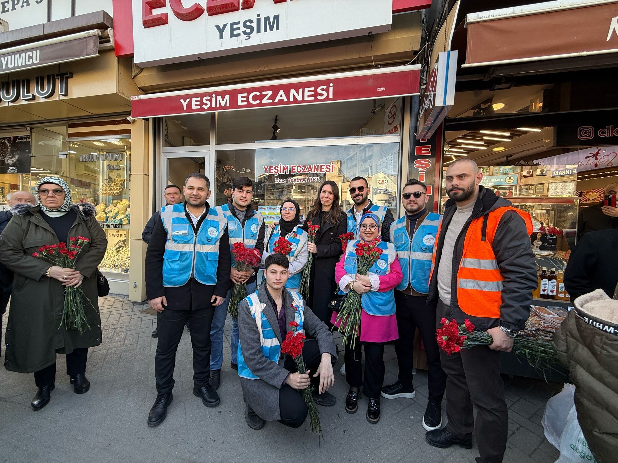 Ak Parti Samsun Teşkilatından 8 Mart’a Özel Karanfil Dağıtımı (2)