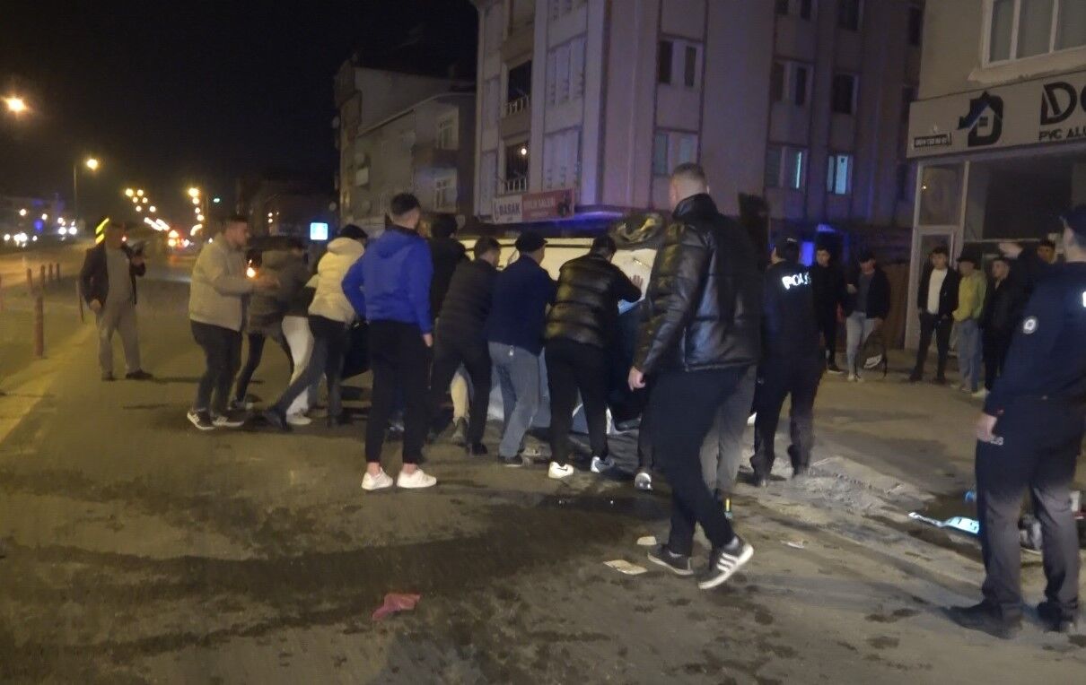 Bafra’da Lastiği Patlayan Otomobil Takla Attı3