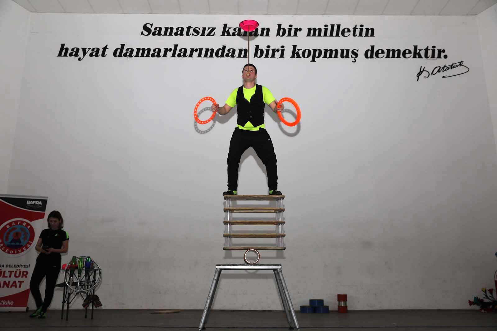 Bafra’da Sele Sepet Top Kandi̇l Şenli̇kleri̇ Görsel Şölene Dönüştü (7)