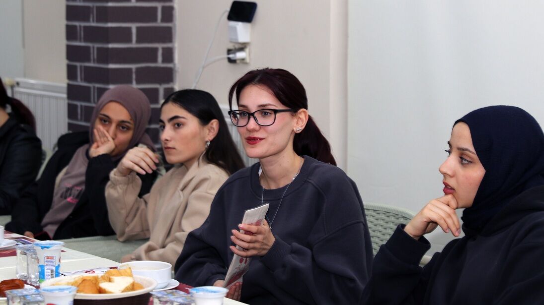 Başkan Kiliç, Kyk Öğrenci̇leri̇ İle İftarda Buluştu (1)