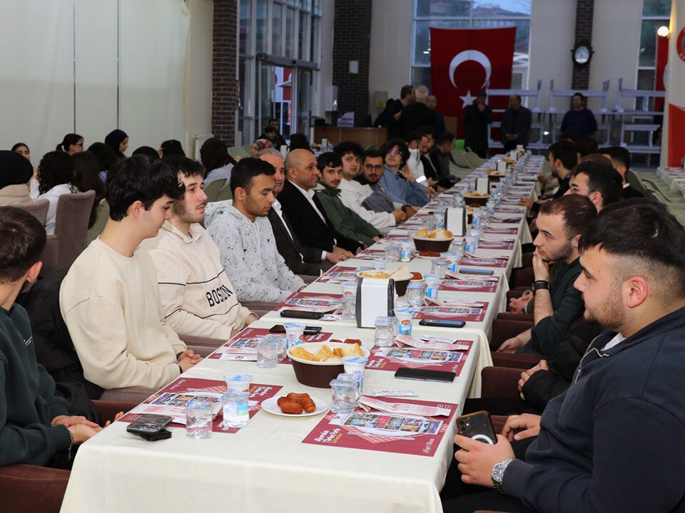 Başkan Kiliç, Kyk Öğrenci̇leri̇ İle İftarda Buluştu (4)
