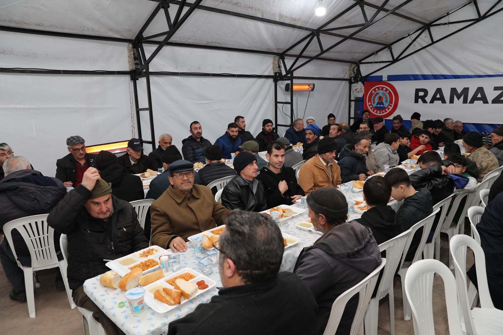 Başkan Kılıç, Milletvekili Kırcalı Ve Ak Parti İlçe Teşkilatı, Vatandaşlarla Aynı Sofrada (1)