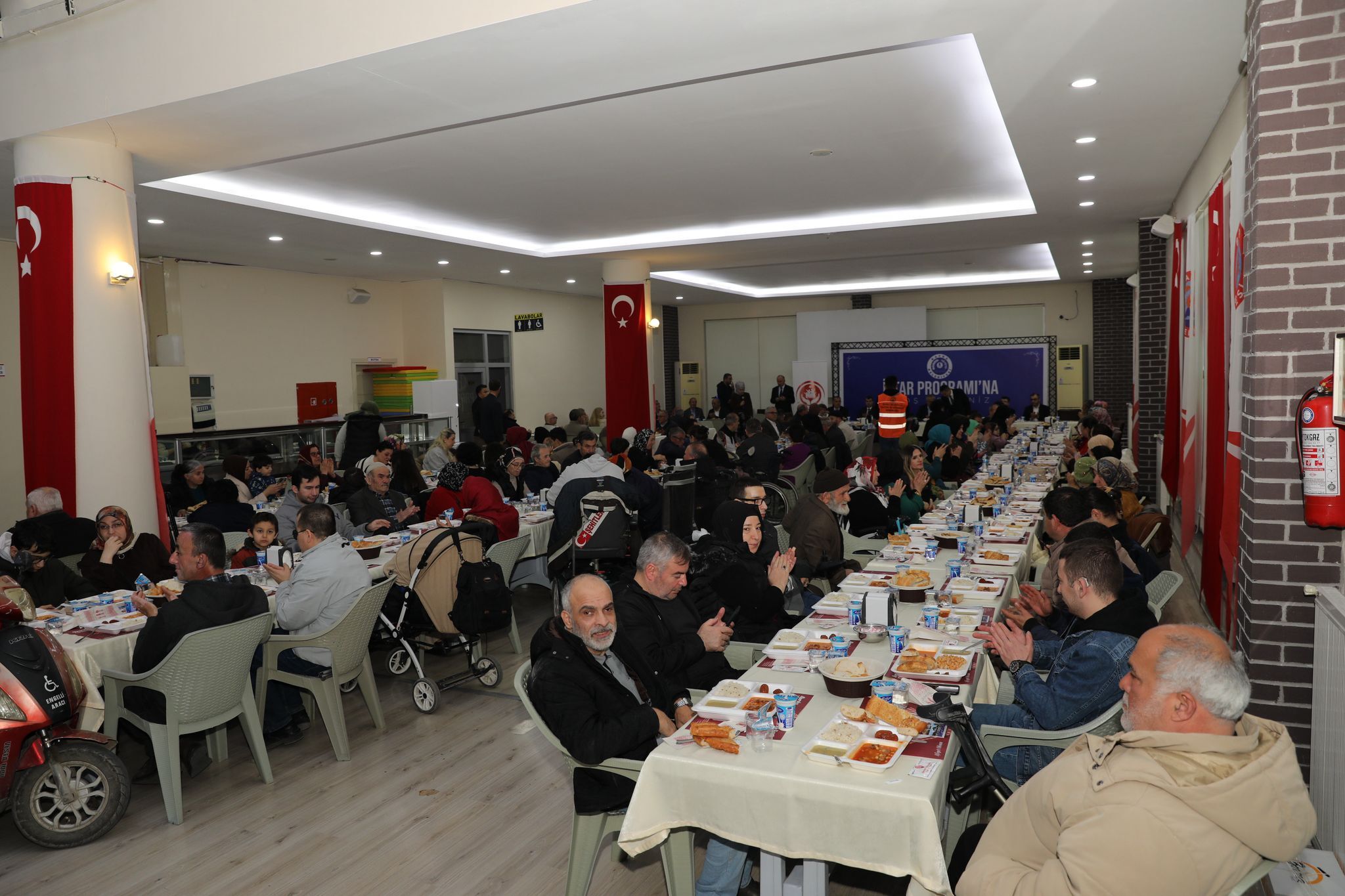 Başkan Kılıç’tan Engelleri Aşan İftar Buluşması (7)