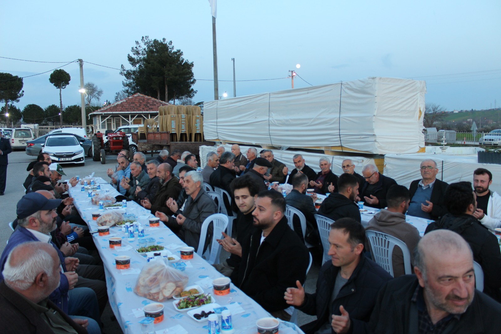 Elifli Mahallesi Sakinleri İftar Yemeğinde Buluştu (37)