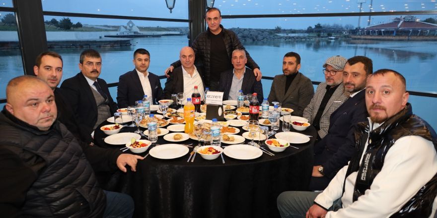 Eyüp Atmaca’dan Geleneksel İftar Yemeği (6)