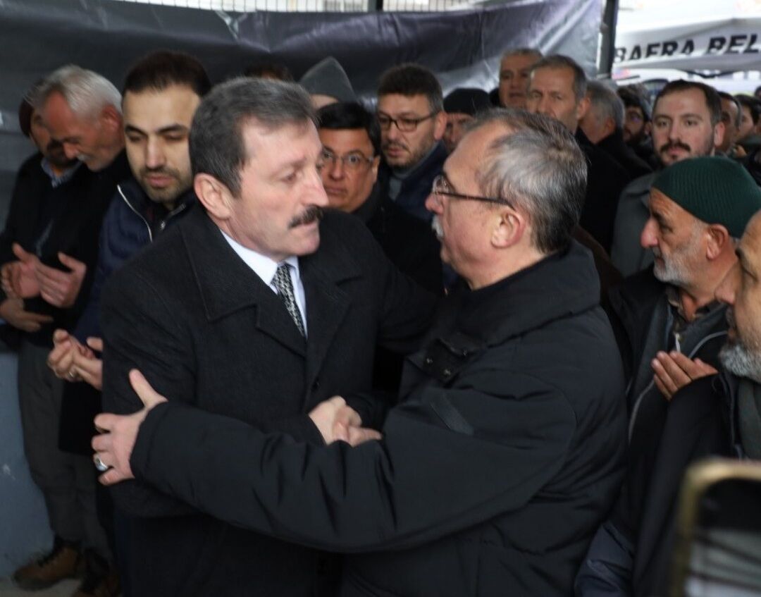 Fatma Şahin Dualarla Son Yolculuğuna Uğurlandı  (3)