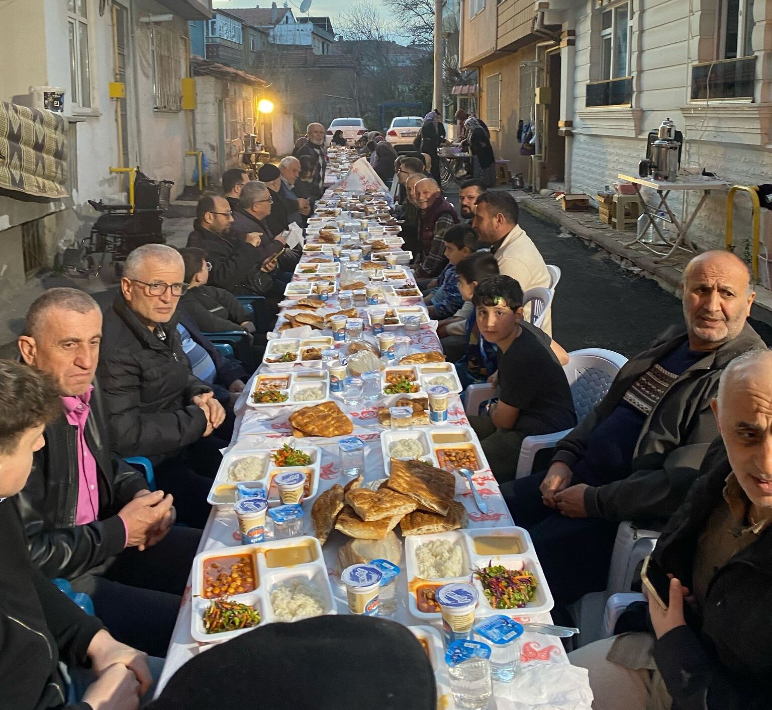 Kavakpınar Mahallesi Sakinlerinden Birlik Ve Beraberlik İftarı (10)