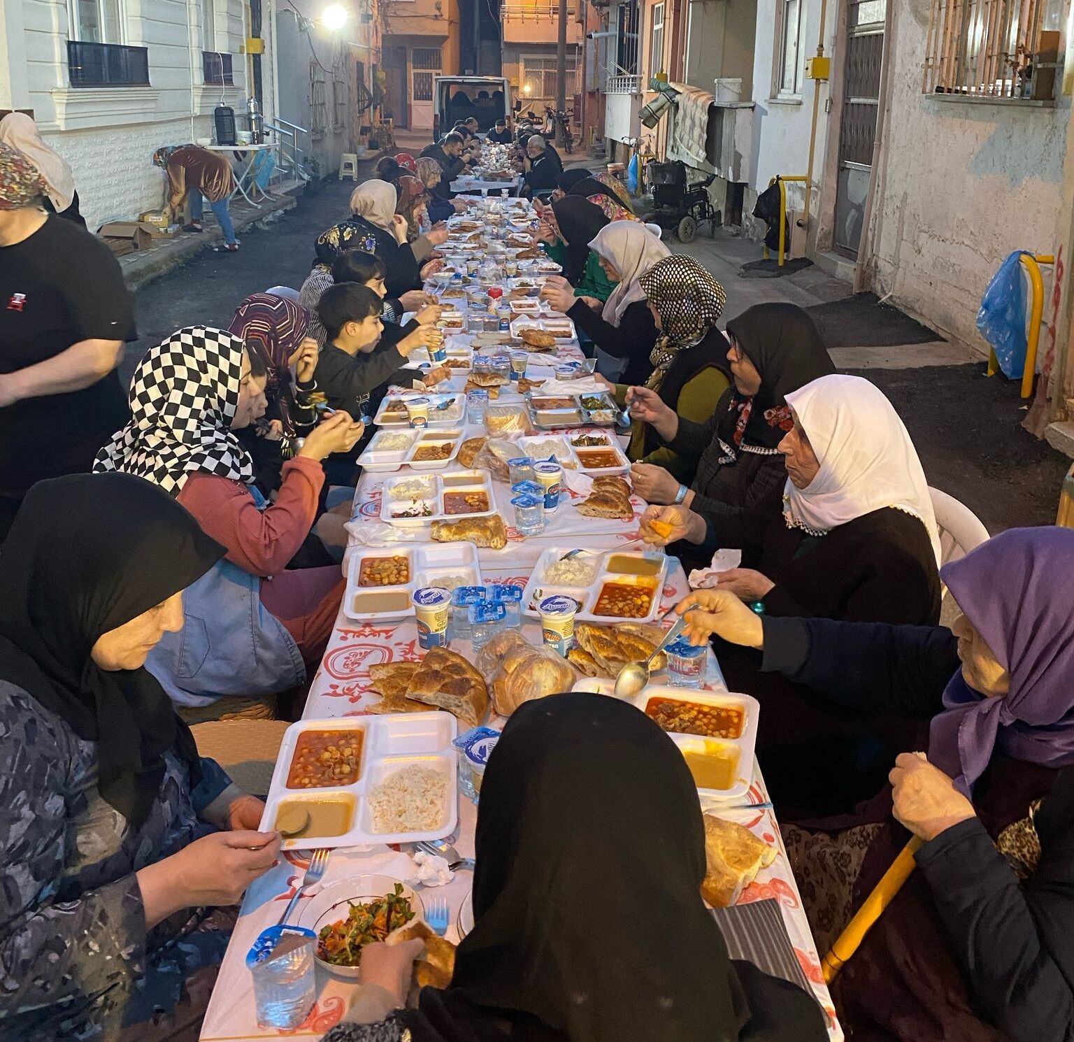 Kavakpınar Mahallesi Sakinlerinden Birlik Ve Beraberlik İftarı (5)