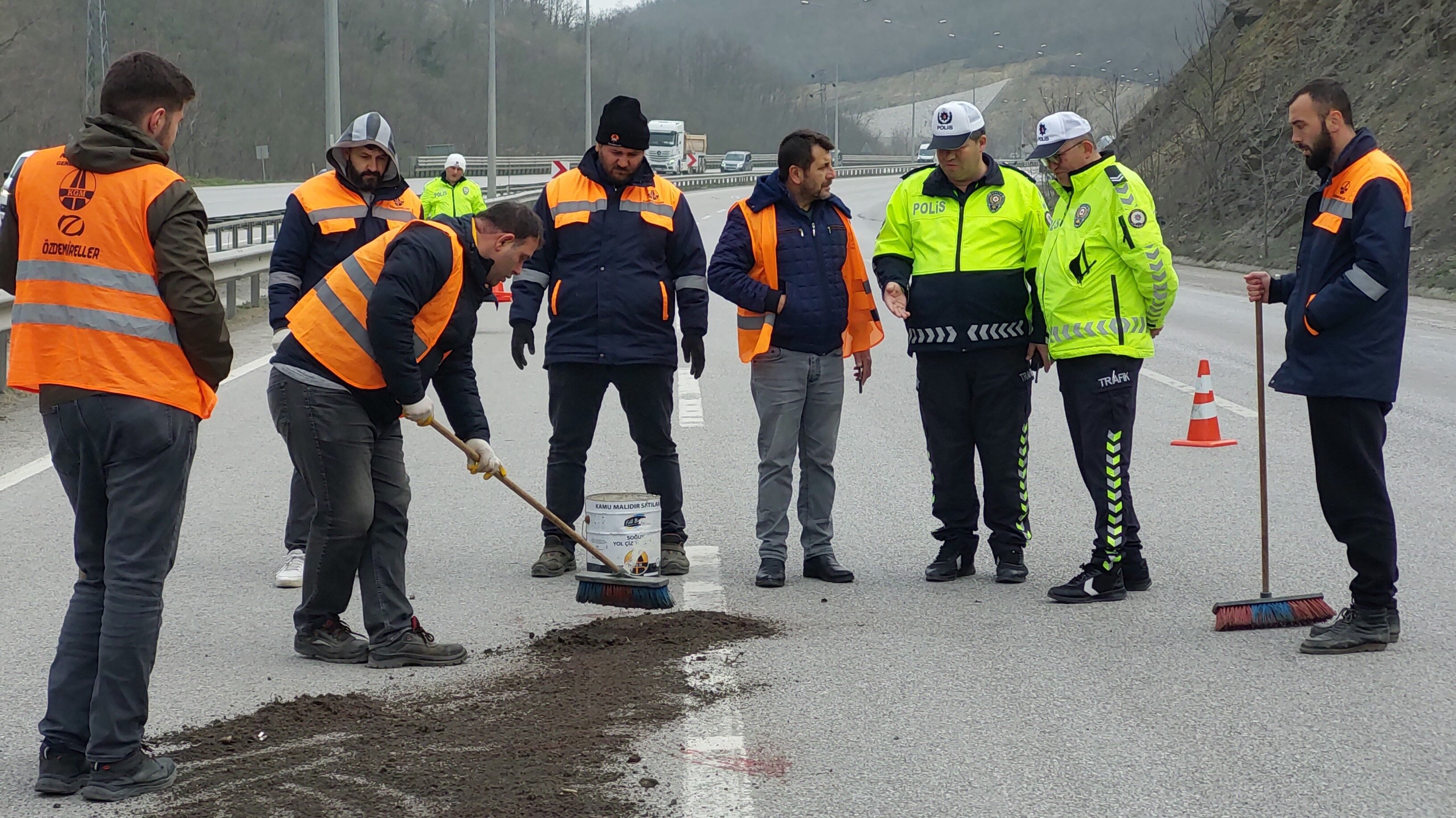 Kazada Aracın Kapısı Yerinden Çıktı, Yola Savrulan Yolcu Hayatını Kaybetti (4)
