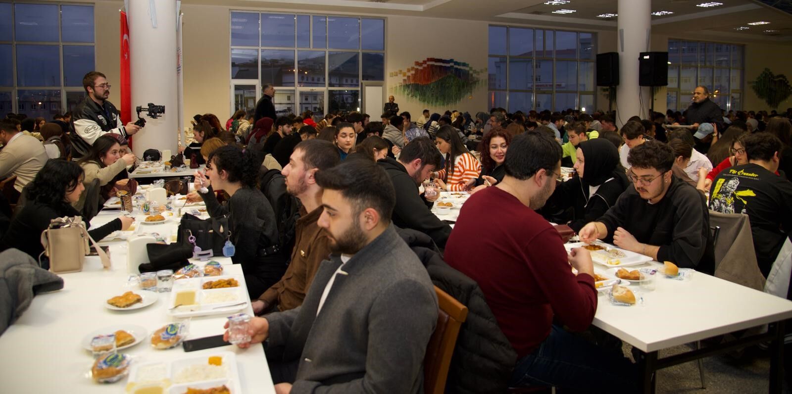 Samsun Omü’de Protokol Ve 4 Bin 500 Öğrenci İftarda Buluştu 6