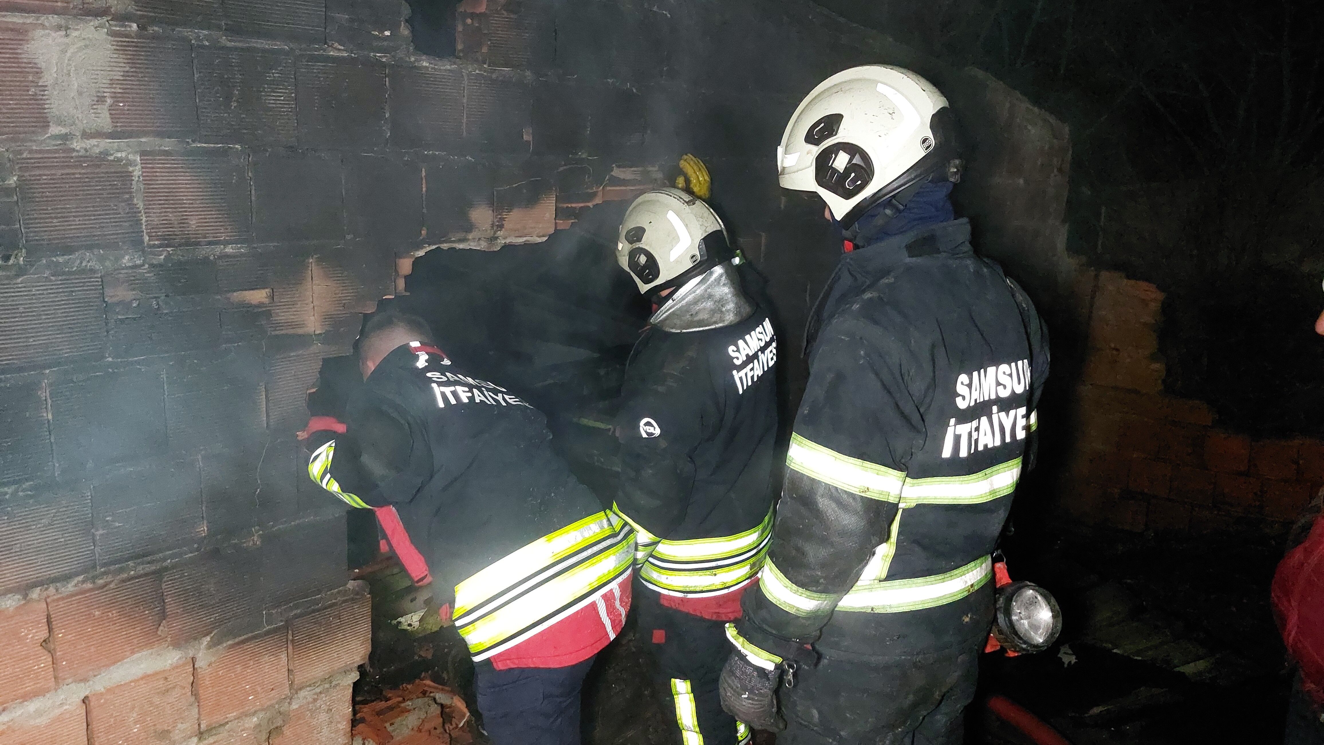 Samsun'da Ailesi İftara Giden Alkolü Şahıs Evini Yaktı 6