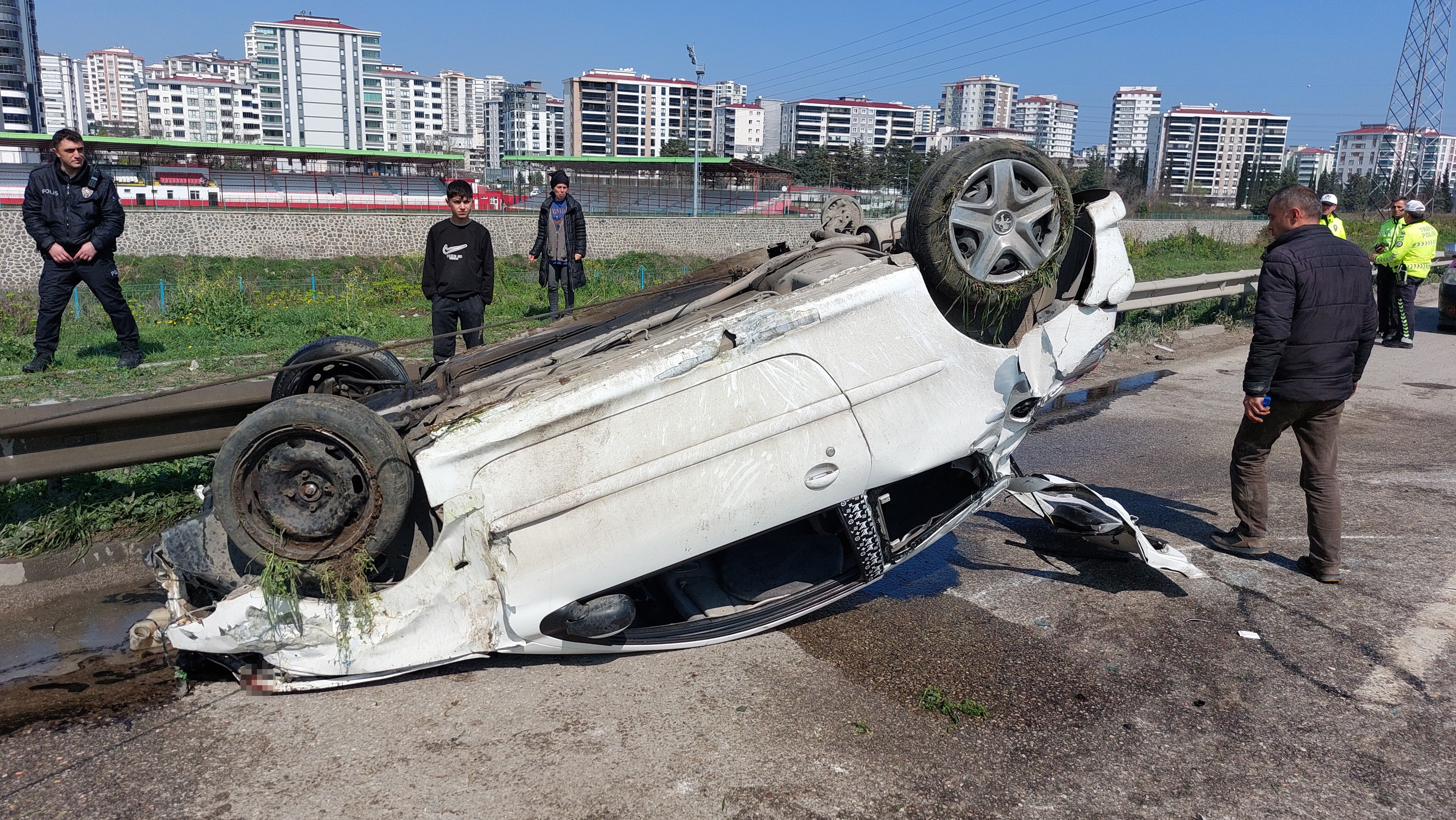 Samsun’da Otomobil Takla Attı 1 Yaralı (2)