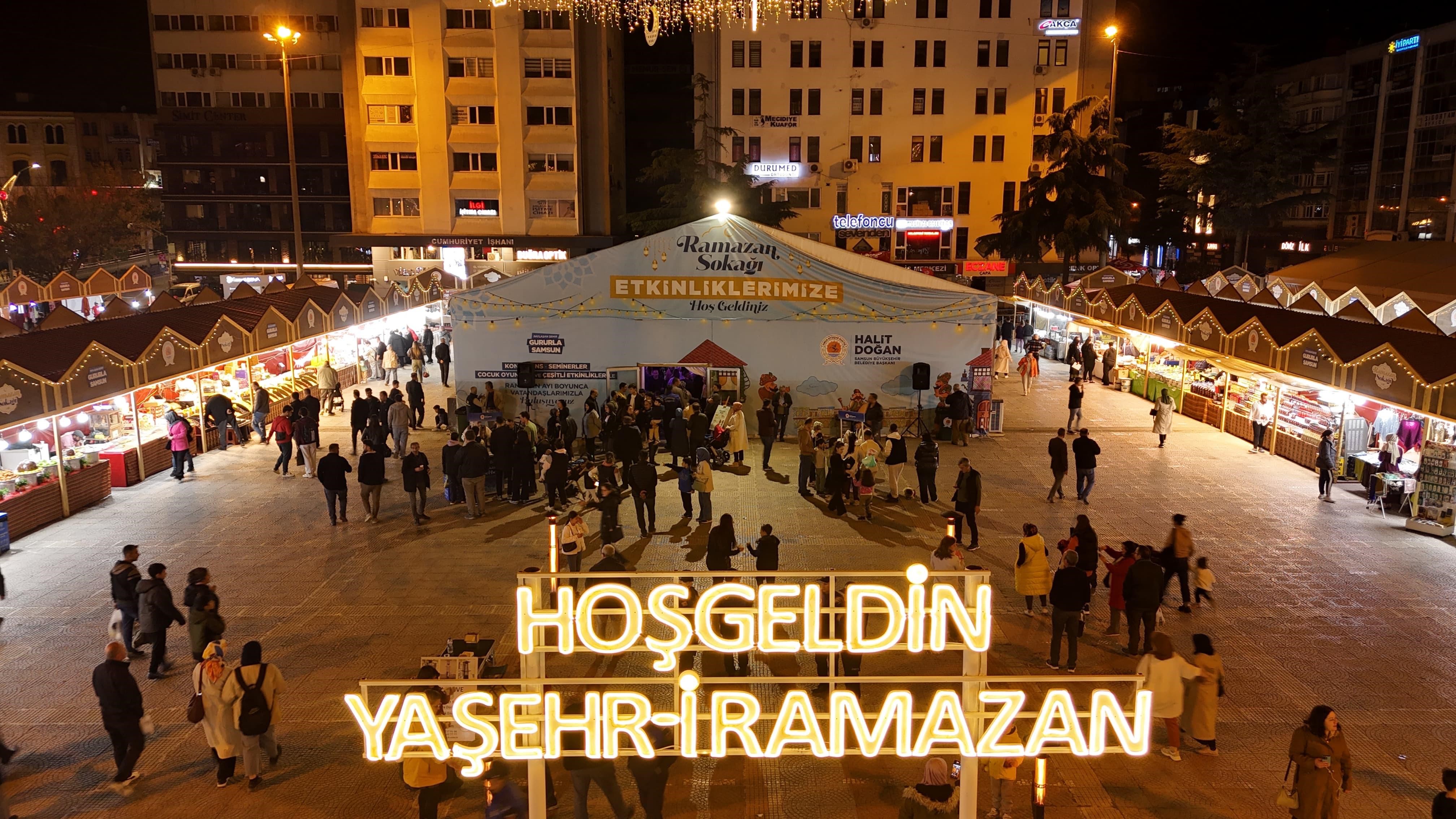 Samsun'da Ramazan Sokaklarına Yoğun Ilgi (3)