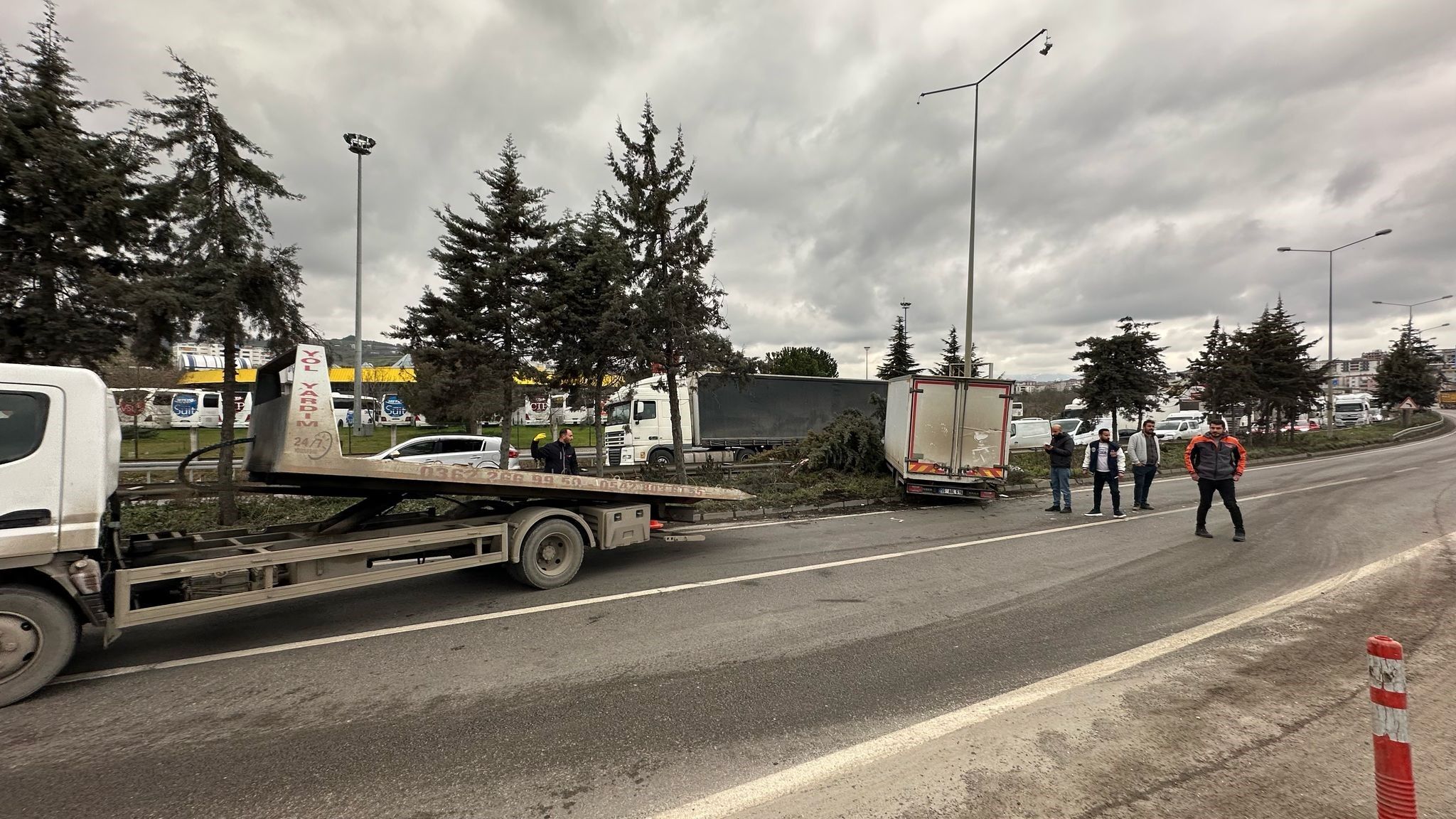 Samsun'da Tır Kamyonete Çarptı 3
