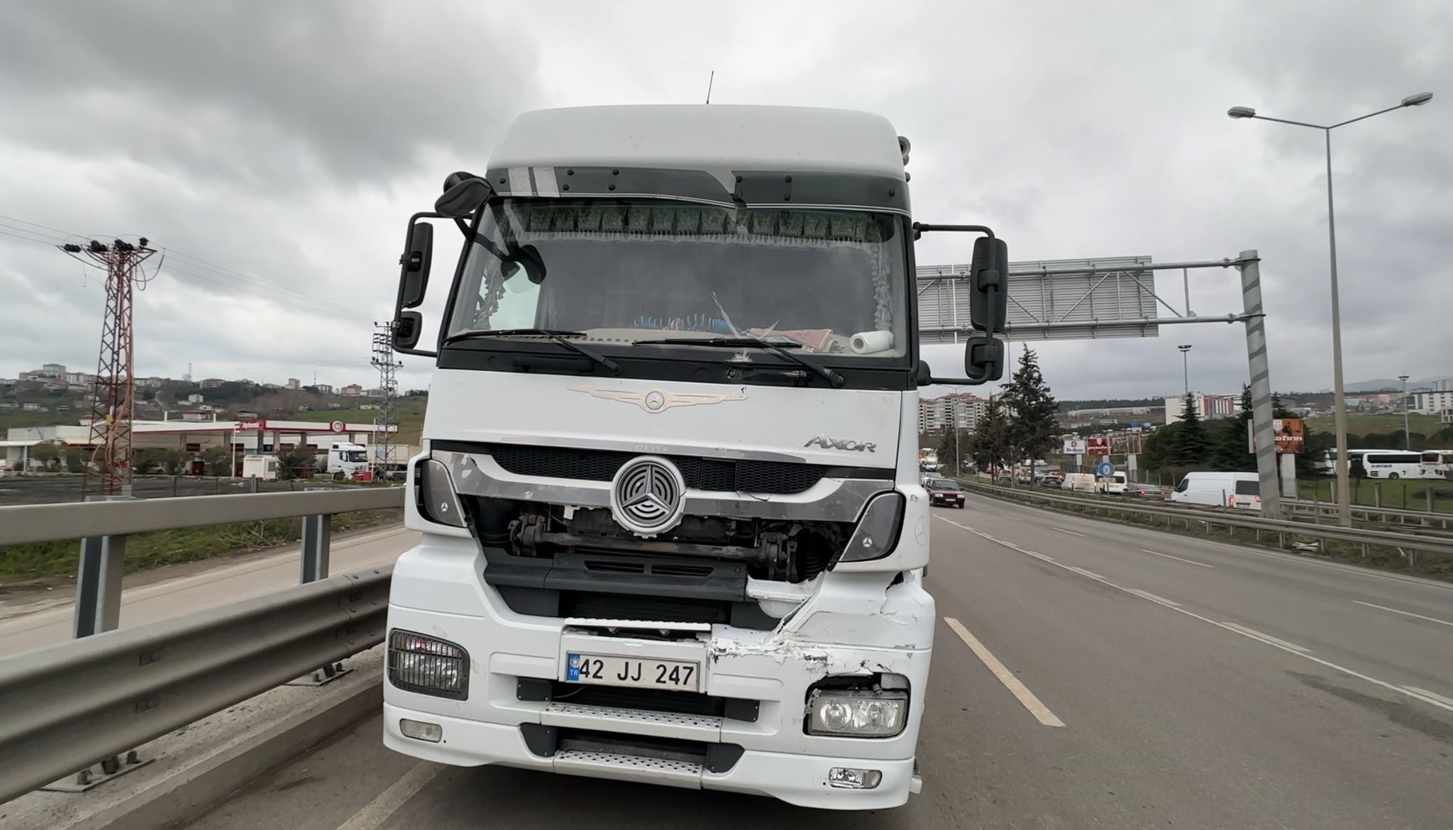 Samsun'da Tır Kamyonete Çarptı 4