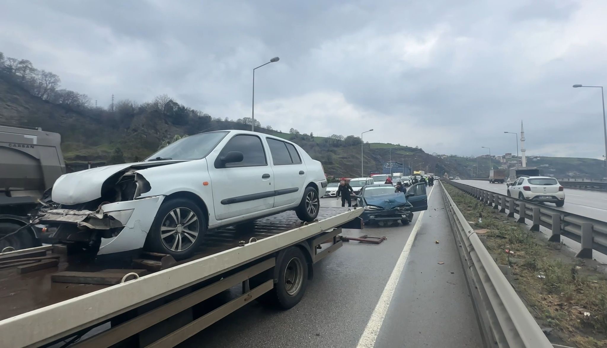 Samsun'da Zincirleme Kaza 2 Yaralı (2)-1