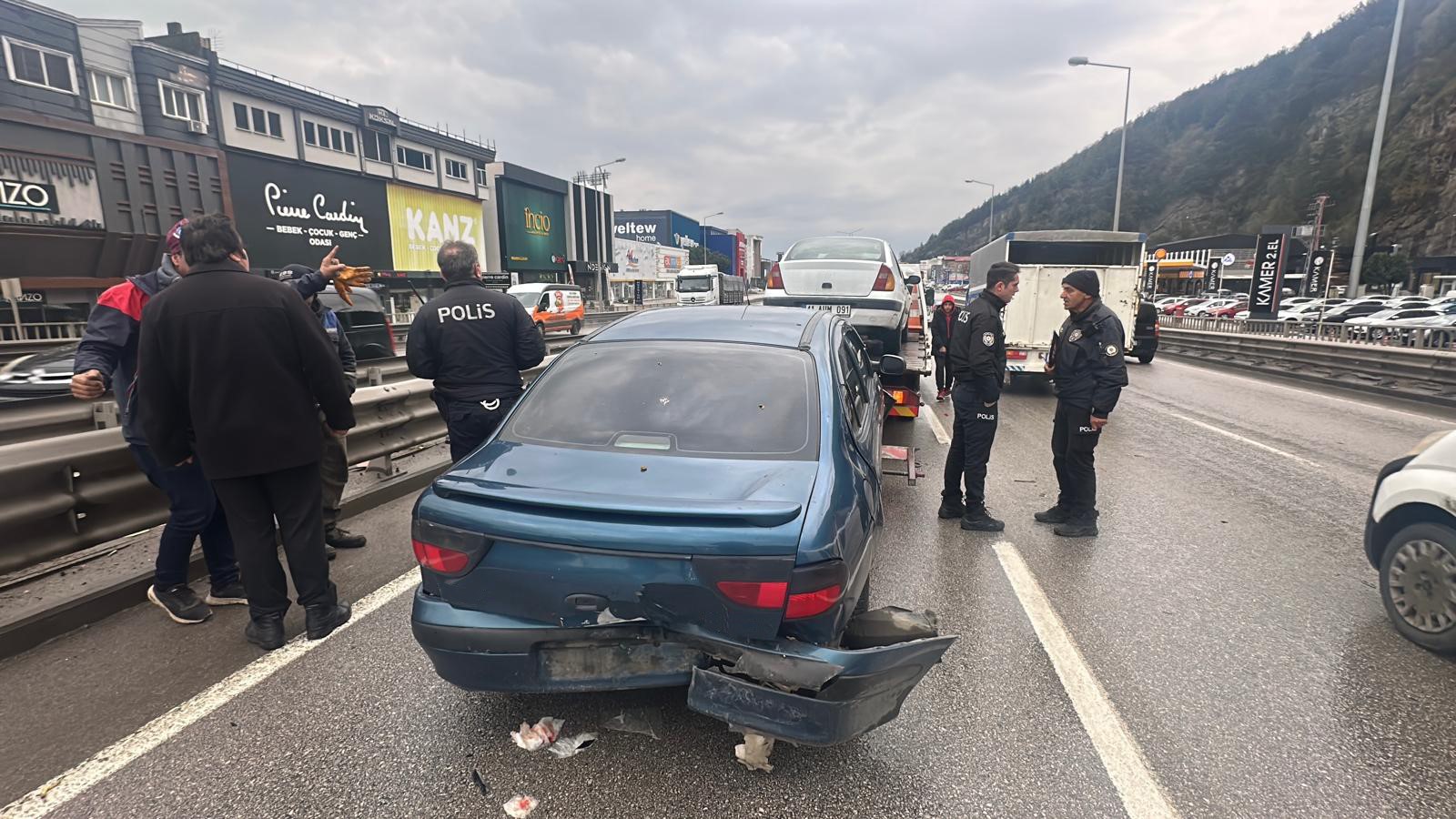 Samsun'da Zincirleme Kaza 2 Yaralı (3)-1