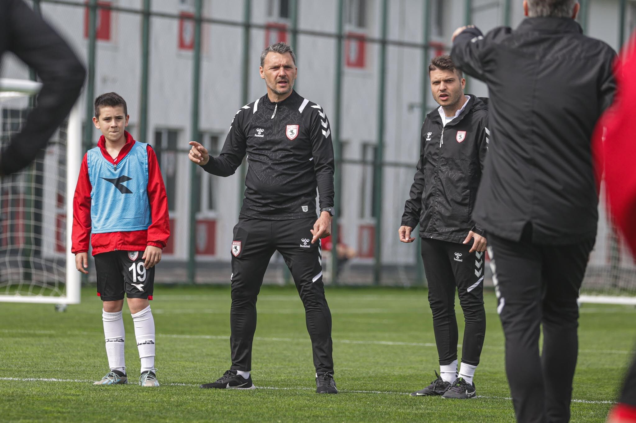Toulouse Fc Antrenörlerinden Minik Samsunsporlulara Özel Antrenman (1)