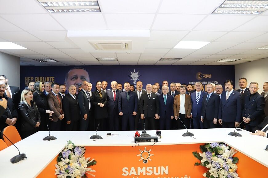 Yrp’den İstifa Eden Meclis Üyeleri Törenle Ak Parti’ye Katıldı! (1)